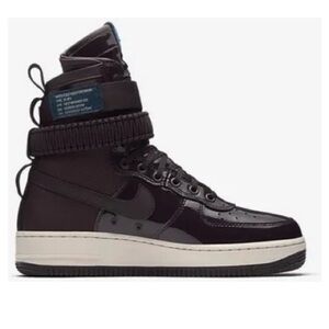 2017
Ruby Rose x Wmns SF Air Force 1
Premium 'Port wine